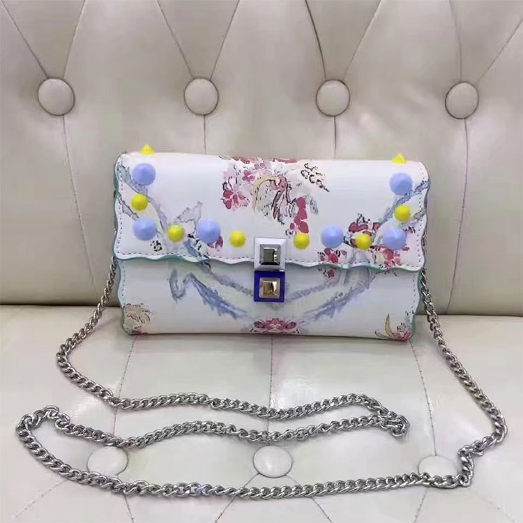 2017 Fendi Chain Clutch bag in calfskin leather F1011