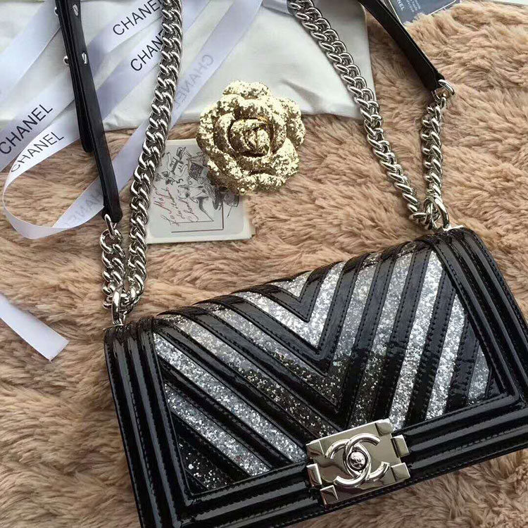 2018 Le Boy Chanel Flap Shoulder Bag Original Patent Leather A67086