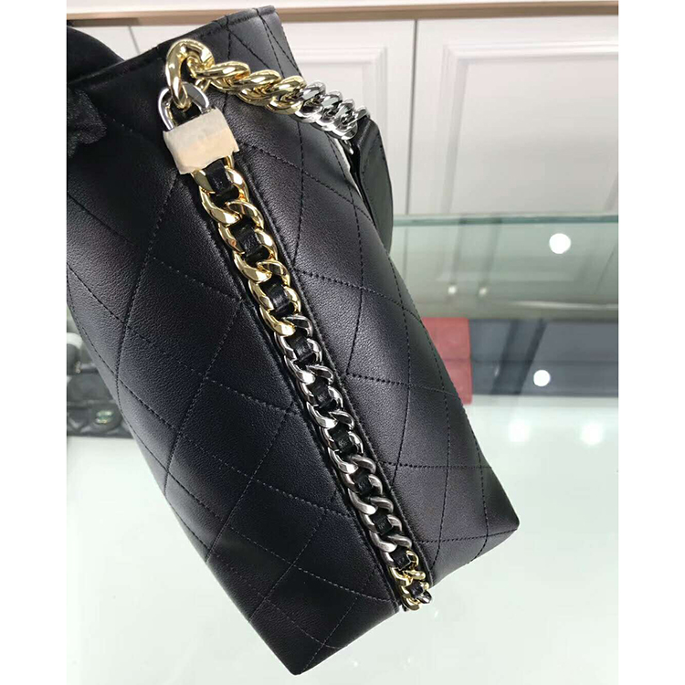 2019 Chanel hobo handbag