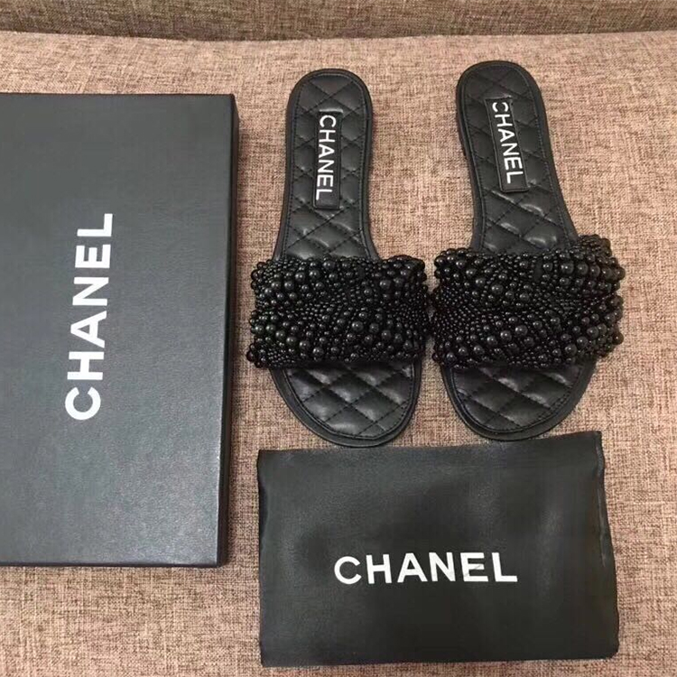 2019 chanle women Flat shoes in Calfskin