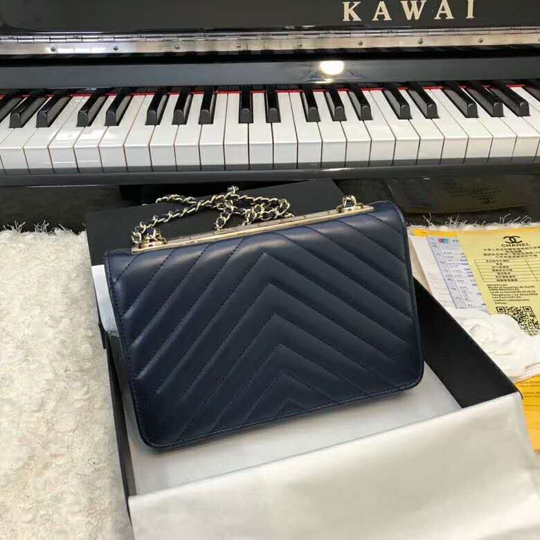 2020 Chanel wallet on chain