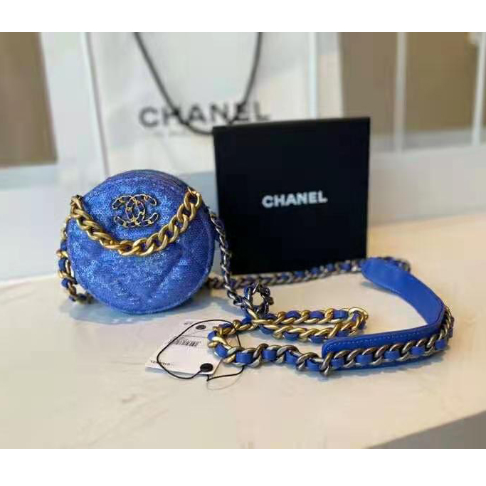 2021 Chanel 19 clutch with chain