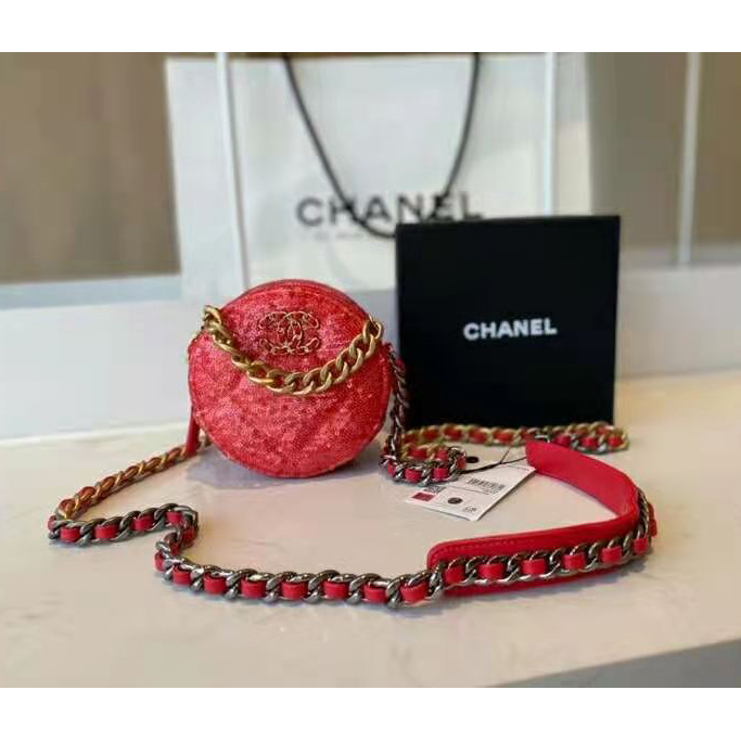 2021 Chanel 19 clutch with chain
