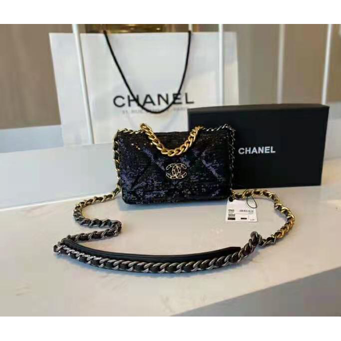 2021 Chanel 19 wallet on chain