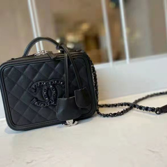2021 Chanel vanity case