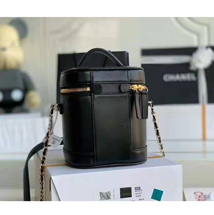 2021 Chanel vanity case