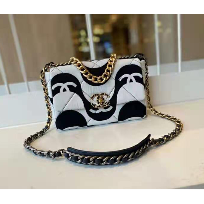 2021 chanel 19 flap bag