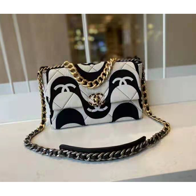 2021 chanel 19 flap bag