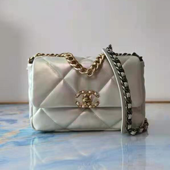 2021 chanel 19 flap bag