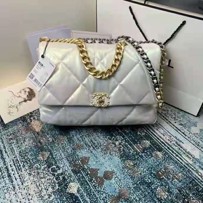 2021 chanel 19 flap bag