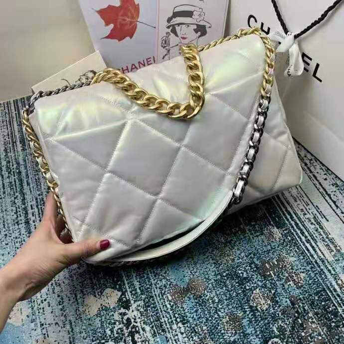 2021 chanel 19 flap bag