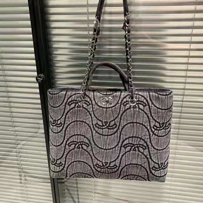 2021 chanel shopping bag
