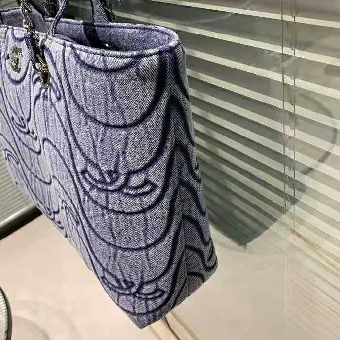 2021 chanel shopping bag