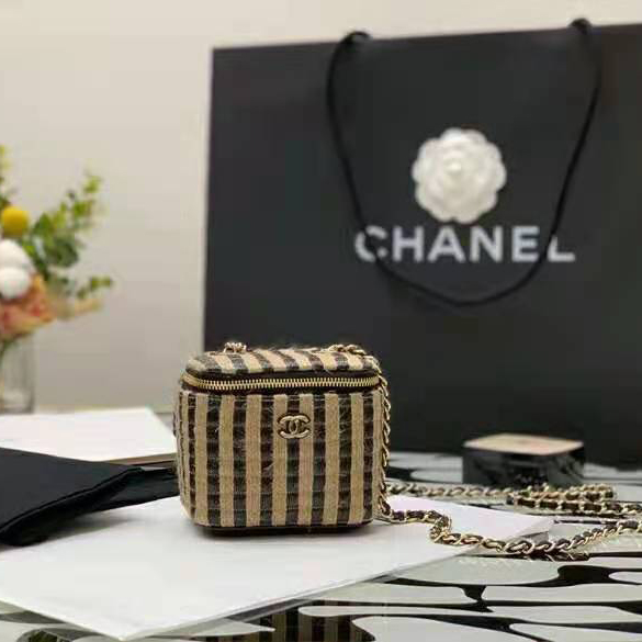 2021 chanel small vanity with chain