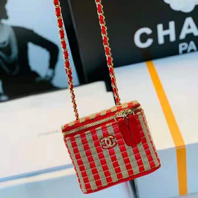 2021 chanel small vanity with chain