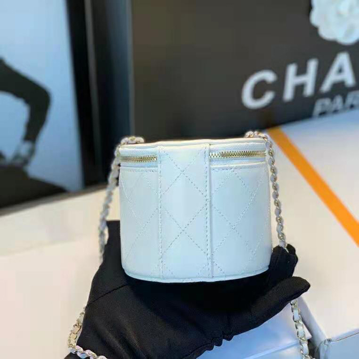 2021 chanel small vanity with chain