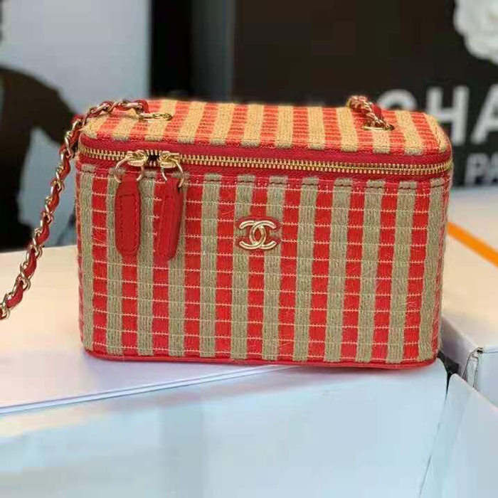 2021 chanel vanity with chain