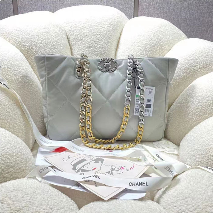 2022 CHANEL 19 SHOPPING BAG
