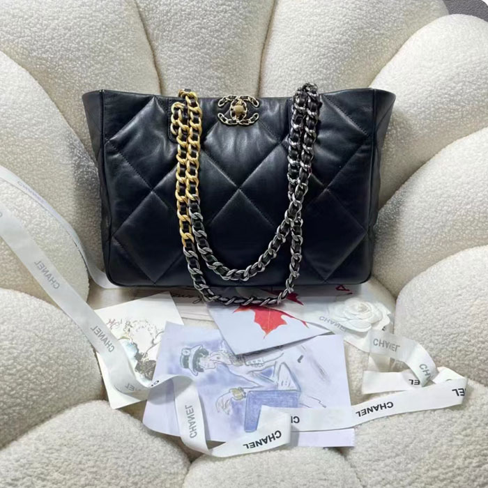 2022 CHANEL 19 SHOPPING BAG
