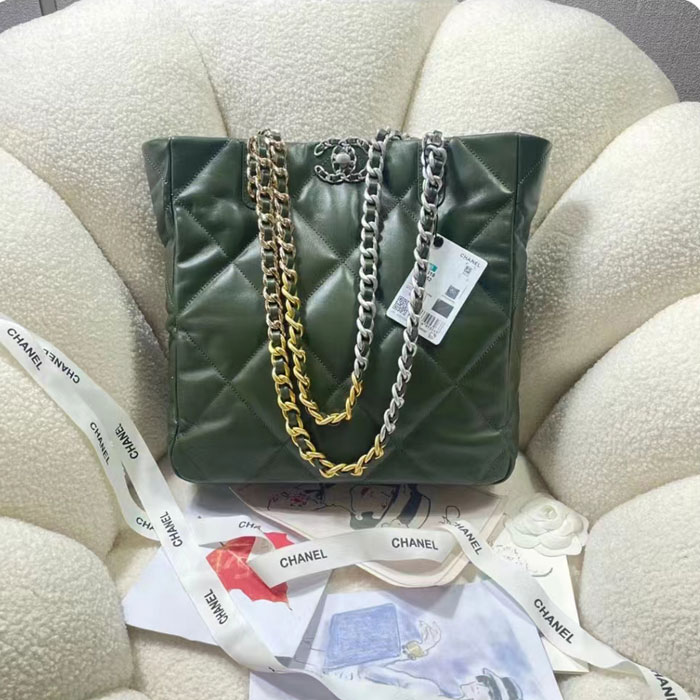2022 CHANEL 19 SHOPPING BAG