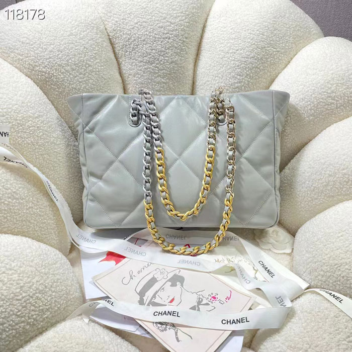 2022 CHANEL 19 SHOPPING BAG