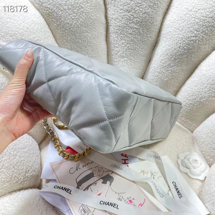 2022 CHANEL 19 SHOPPING BAG