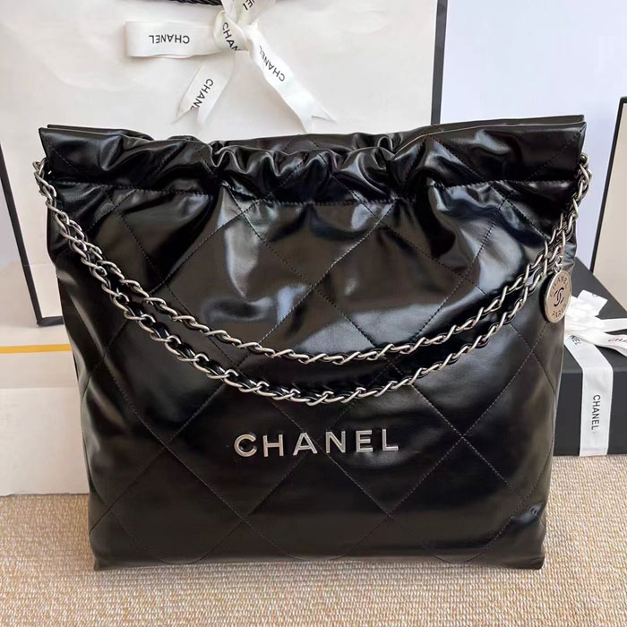 2022 Chanel 22 Handbag