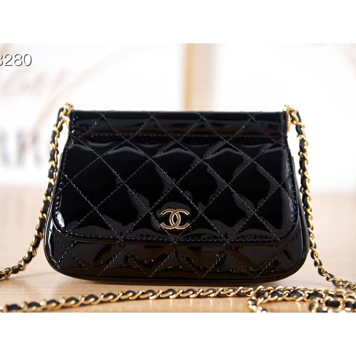 2022 Chanel CLUTCH WITH CHAIN