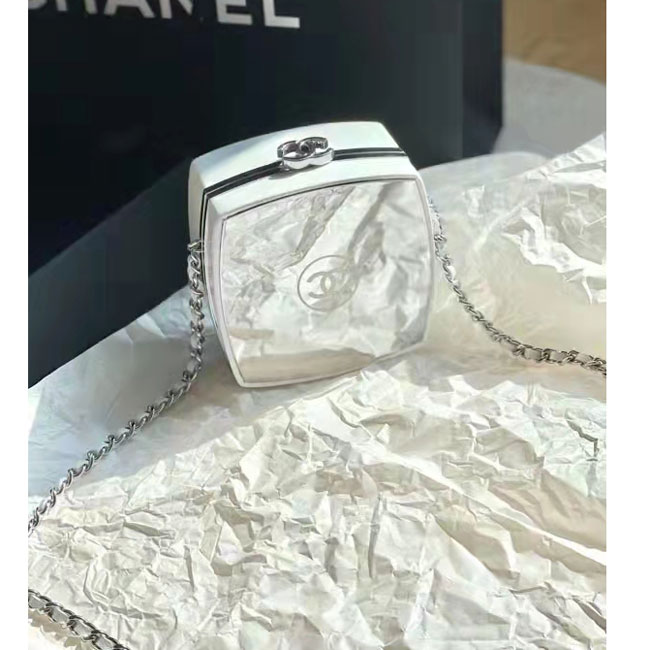 2022 Chanel Clutch With Chain