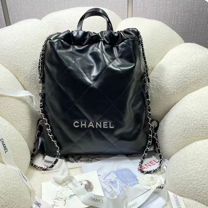 2022 Chanel LARGE BACK PACK CHANEL 22