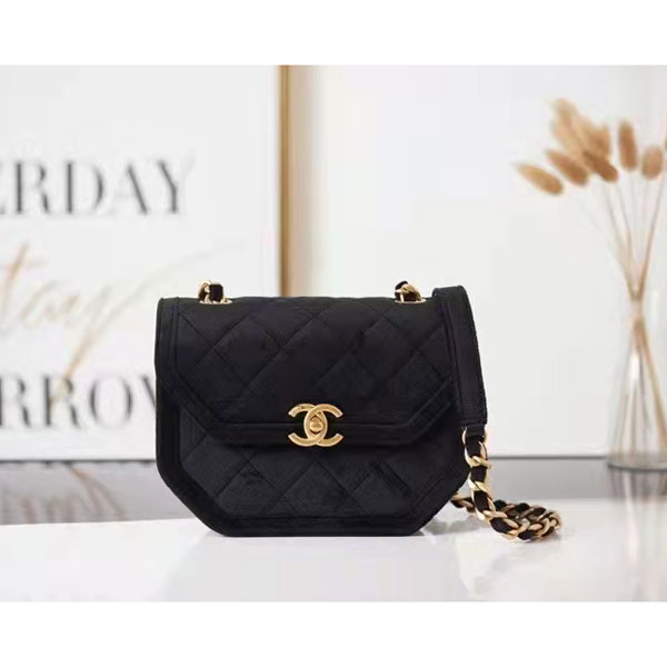 2022 Chanel MINI FLAP BAG