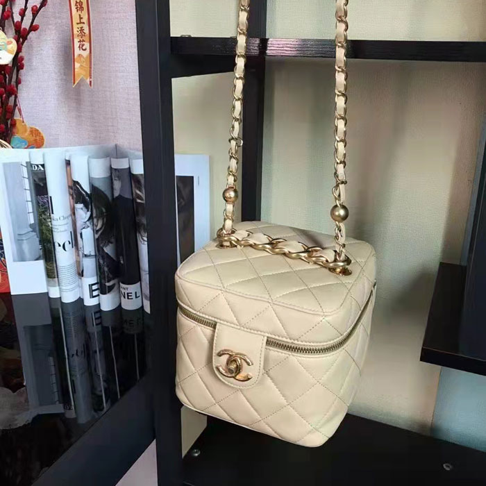 2022 Chanel vanity case