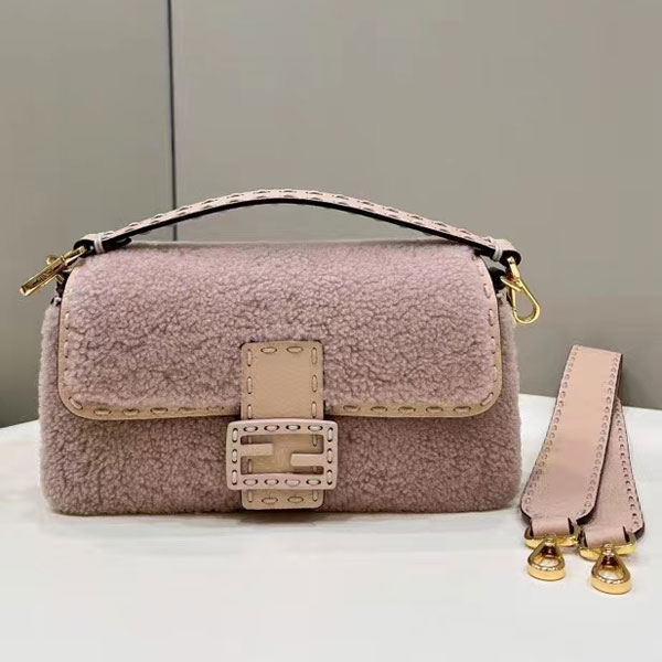 2022 Fendi Baguette