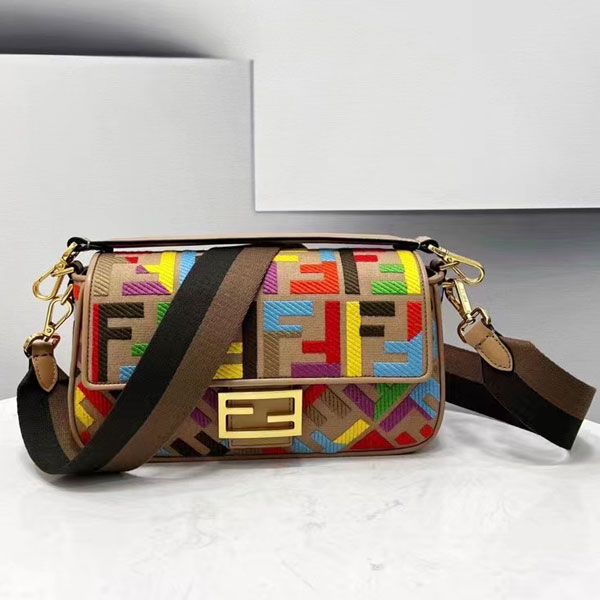 2022 Fendi Baguette