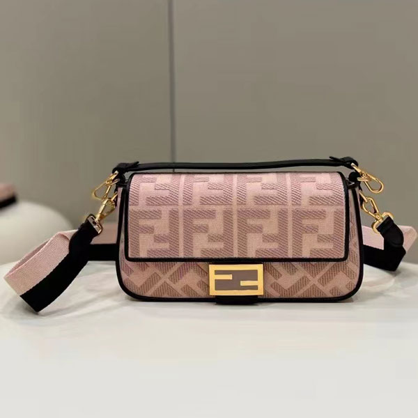 2022 Fendi Baguette
