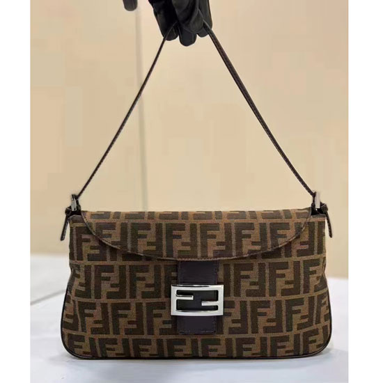 2022 Fendi Baguette