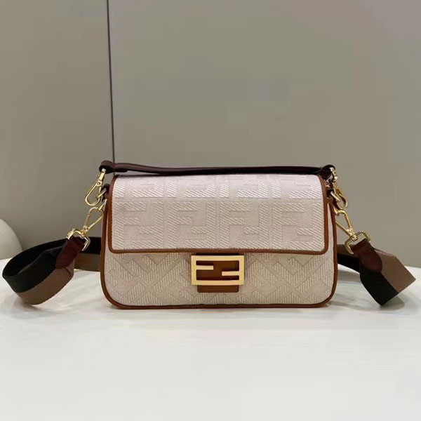 2022 Fendi Baguette