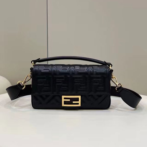 2022 Fendi Baguette