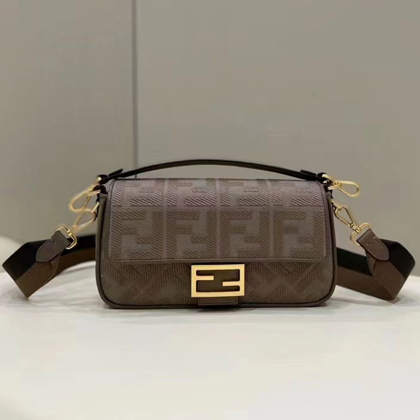2022 Fendi Baguette