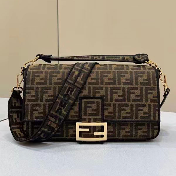 2022 Fendi Baguette