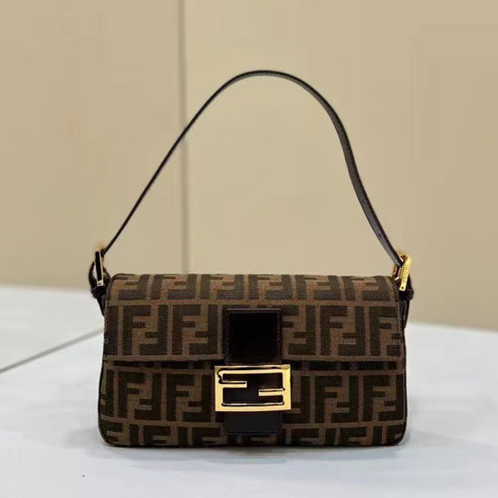 2022 Fendi Baguette