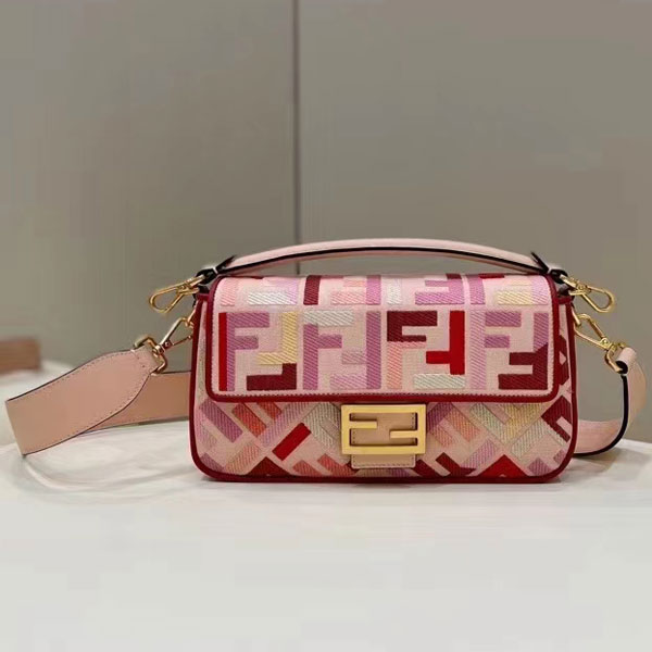 2022 Fendi Baguette