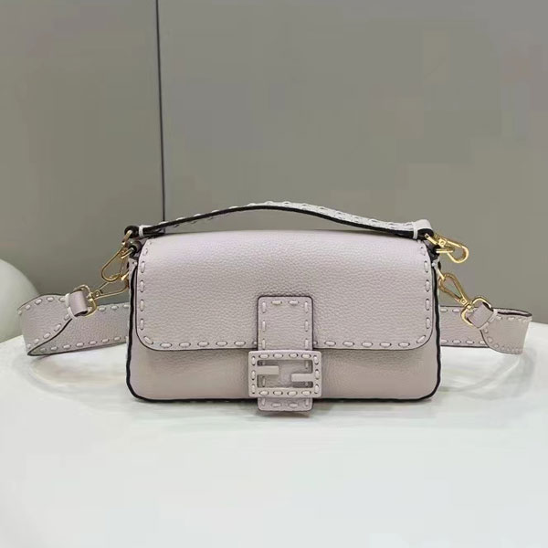 2022 Fendi Baguette