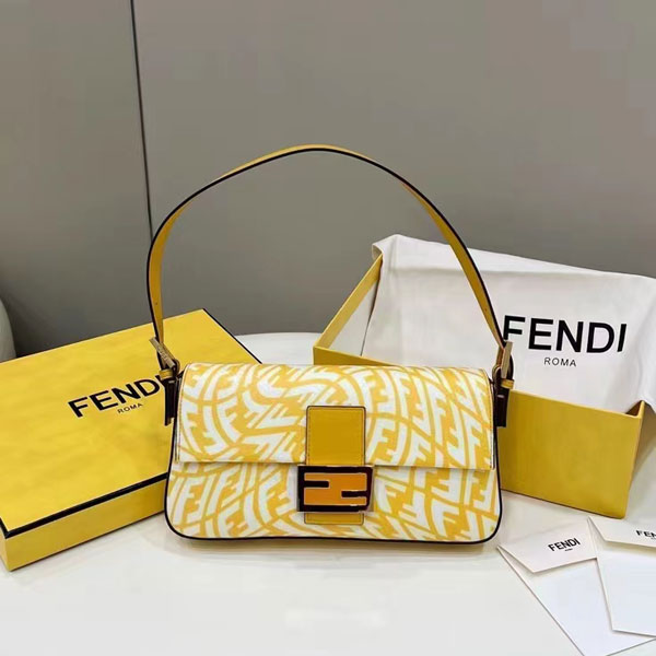 2022 Fendi Baguette
