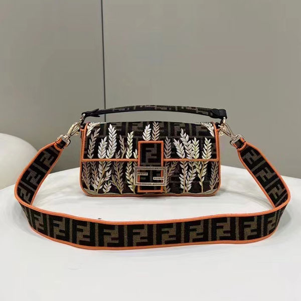2022 Fendi Baguette