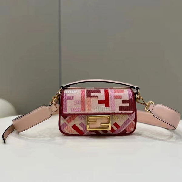2022 Fendi Baguette