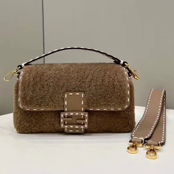 2022 Fendi Baguette