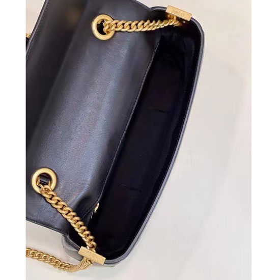 2022 Fendi Baguette