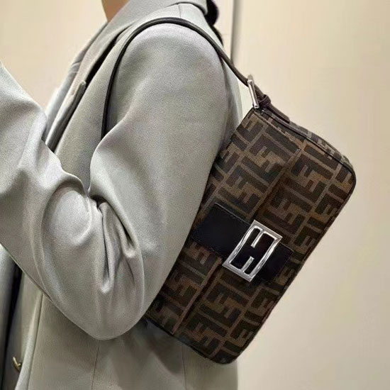 2022 Fendi Baguette