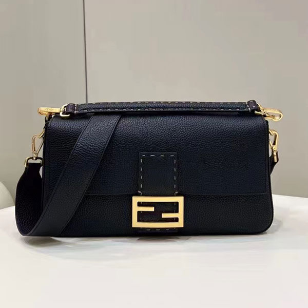 2022 Fendi Baguette Large